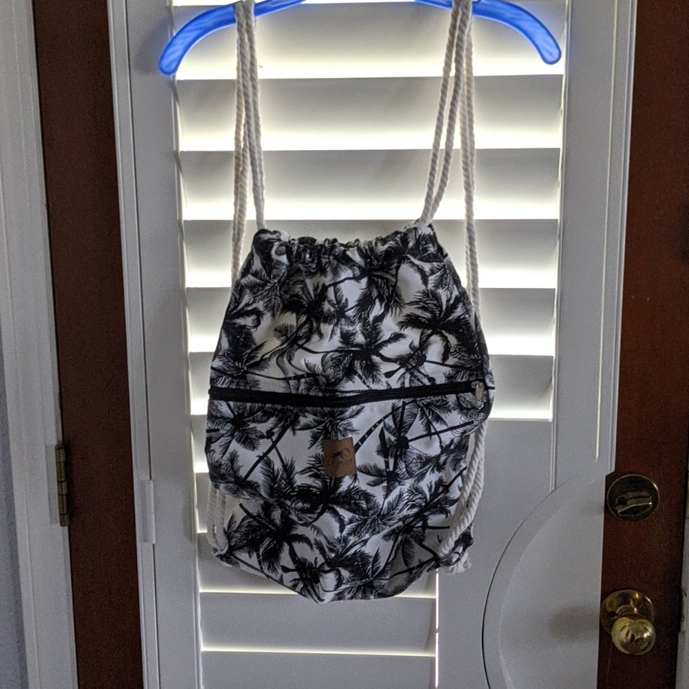 Lemur drawstring backpack